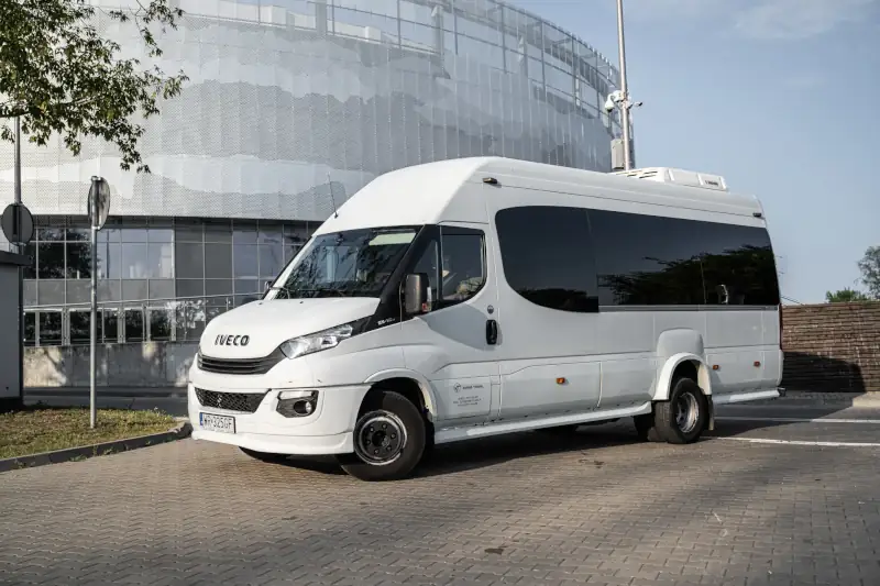 Bus 23 osobowy Radom – wynajem na imprezy, wesela i wyjazdy


