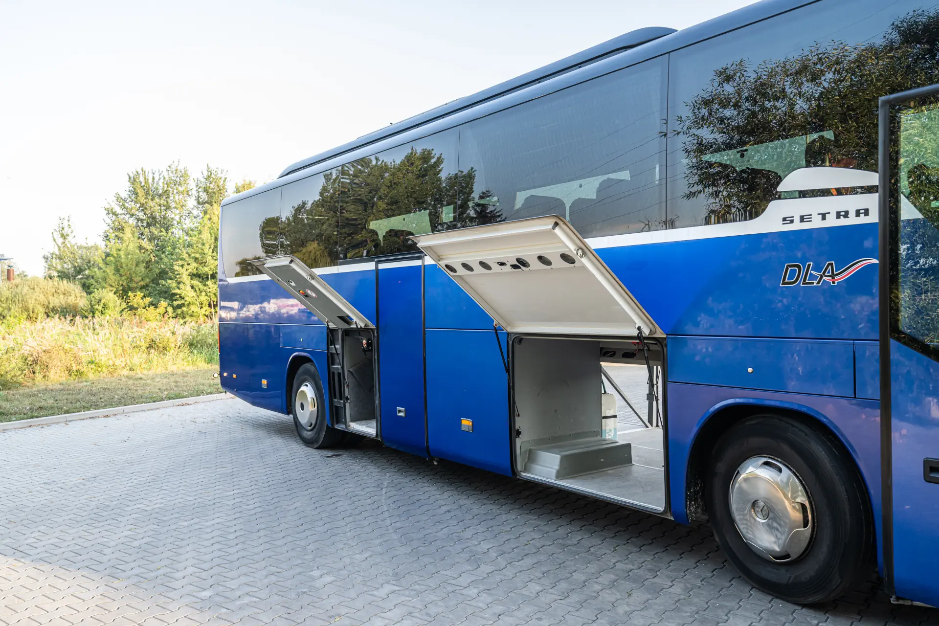 Wynajem autokaru na transfer lotnisko – hotel i z powrotem
