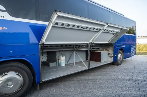 MINI_Autobus Marki Setra Niebieski Turystyczny Z Otwartą Przestrzenią Bagażową Wynajem Autokaru Skaryszew